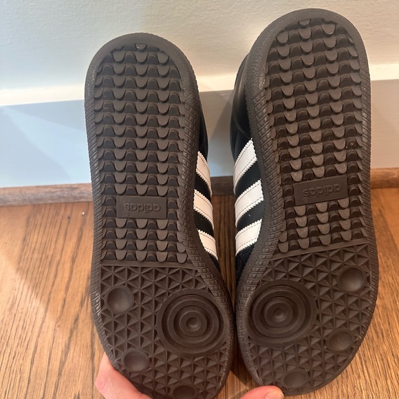 Adidas Samba Black and White Classic Shoes - Picture 6 of 6